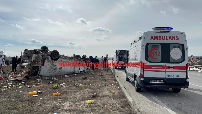 Cihanbeyli’de minibüs devrildi dede ve torunu yaralı kurtuldu